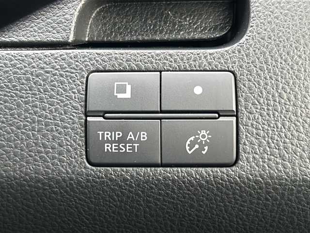 日産 セレナ ハイウェイスター Vセレクション 岐阜県 2012(平24)年 8.9万km ホワイト 純正ナビ　/ＥＴＣ　/前後ドライブレコーダー　/後席モニター　/両側パワースライドドア　/衝突軽減システム　/盗難防止装置　/横滑り防止装置　/アイドリングストップ　/純正１６インチアルミホイール　/プッシュスタート/スマートキー/純正フロアマット