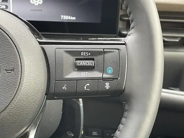 日産 セレナ e－パワー ハイウェイスター V 東京都 2024(令6)年 0.8万km プリズムホワイト 純正ナビ/アラウンドビューモニター/天吊モニター/デジタルルームミラー/エマージェンシーブレーキ/車線逸脱警報/プロパイロット/ハンズフリーオートスライドドア/ＥＴＣ/ワイヤレス充電器