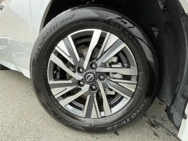 日産 セレナ e－パワー ハイウェイスター V 東京都 2024(令6)年 0.8万km プリズムホワイト 純正ナビ/アラウンドビューモニター/天吊モニター/デジタルルームミラー/エマージェンシーブレーキ/車線逸脱警報/プロパイロット/ハンズフリーオートスライドドア/ＥＴＣ/ワイヤレス充電器