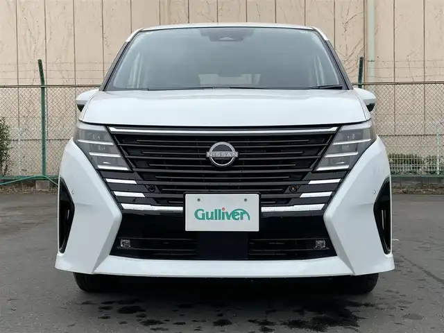 日産 セレナ e－パワー ハイウェイスター V 東京都 2024(令6)年 0.8万km プリズムホワイト 純正ナビ/アラウンドビューモニター/天吊モニター/デジタルルームミラー/エマージェンシーブレーキ/車線逸脱警報/プロパイロット/ハンズフリーオートスライドドア/ＥＴＣ/ワイヤレス充電器