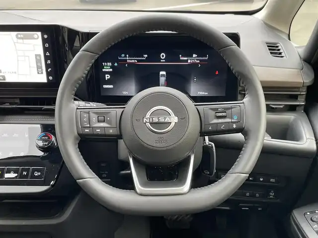 日産 セレナ e－パワー ハイウェイスター V 東京都 2024(令6)年 0.8万km プリズムホワイト 純正ナビ/アラウンドビューモニター/天吊モニター/デジタルルームミラー/エマージェンシーブレーキ/車線逸脱警報/プロパイロット/ハンズフリーオートスライドドア/ＥＴＣ/ワイヤレス充電器