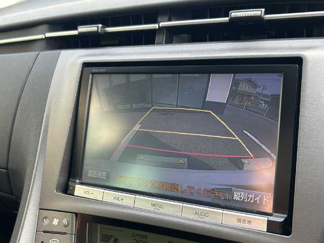 トヨタ プリウス G 和歌山県 2015(平27)年 5.3万km ホワイトパールクリスタルシャイン 純正８インチナビ/フルセグTV/バックカメラ/（BT/USB/CD/DVD)/クルーズコントロール/横滑り防止機能/パワーシート/純正フロアマット/純正アルミホイール/PWRモード/ECOモード/EVモード/ウインカーミラー/キセノンヘッドライト/オートライト/フォグランプ