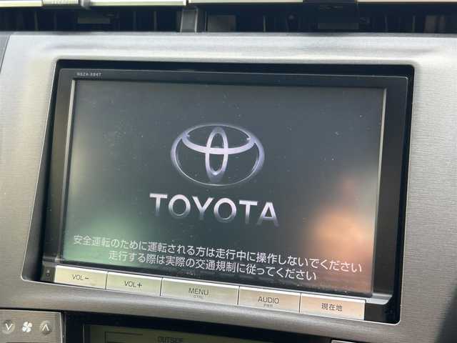 トヨタ プリウス G 和歌山県 2015(平27)年 5.3万km ホワイトパールクリスタルシャイン 純正８インチナビ/フルセグTV/バックカメラ/（BT/USB/CD/DVD)/クルーズコントロール/横滑り防止機能/パワーシート/純正フロアマット/純正アルミホイール/PWRモード/ECOモード/EVモード/ウインカーミラー/キセノンヘッドライト/オートライト/フォグランプ