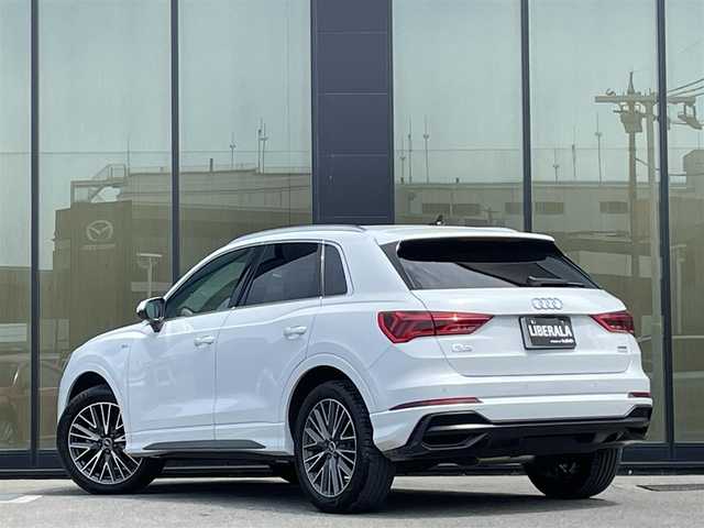 アウディ Ｑ３ 35TDIクワトロ Sライン 石川県 2021(令3)年 1.2万km 白 グレー革シート/シートヒーター/衝突軽減Ｂ/アダプティブクルーズコントロール/ブラインドスポットモニター/純正ナビ/フルセグＴＶ/Ｂａｎｇ＆Ｏｌｆｕｓｅｎ/３６０カメラ/クリアランスソナー/電動リアゲート/ＬＥＤヘッドライト/アンビエントライト