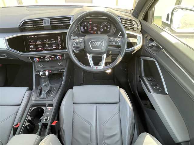アウディ Ｑ３ 35TDIクワトロ Sライン 石川県 2021(令3)年 1.2万km 白 グレー革シート/シートヒーター/衝突軽減Ｂ/アダプティブクルーズコントロール/ブラインドスポットモニター/純正ナビ/フルセグＴＶ/Ｂａｎｇ＆Ｏｌｆｕｓｅｎ/３６０カメラ/クリアランスソナー/電動リアゲート/ＬＥＤヘッドライト/アンビエントライト