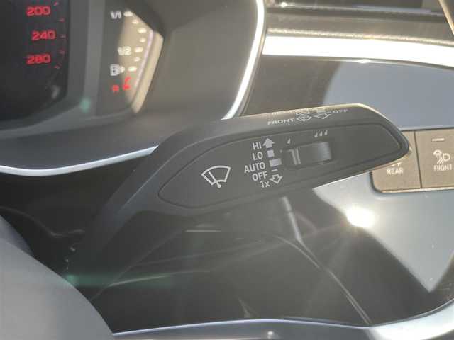 アウディ Ｑ３ 35TDIクワトロ Sライン 石川県 2021(令3)年 1.2万km 白 グレー革シート/シートヒーター/衝突軽減Ｂ/アダプティブクルーズコントロール/ブラインドスポットモニター/純正ナビ/フルセグＴＶ/Ｂａｎｇ＆Ｏｌｆｕｓｅｎ/３６０カメラ/クリアランスソナー/電動リアゲート/ＬＥＤヘッドライト/アンビエントライト