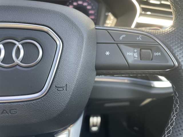 アウディ Ｑ３ 35TDIクワトロ Sライン 石川県 2021(令3)年 1.2万km 白 グレー革シート/シートヒーター/衝突軽減Ｂ/アダプティブクルーズコントロール/ブラインドスポットモニター/純正ナビ/フルセグＴＶ/Ｂａｎｇ＆Ｏｌｆｕｓｅｎ/３６０カメラ/クリアランスソナー/電動リアゲート/ＬＥＤヘッドライト/アンビエントライト