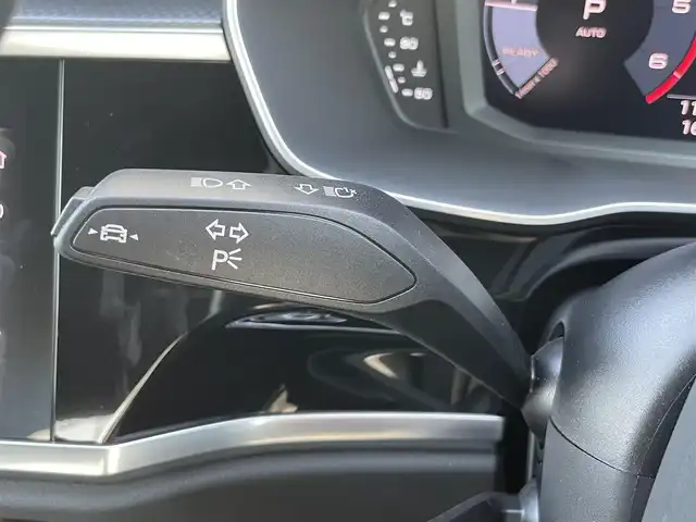 アウディ Ｑ３ 35TDIクワトロ Sライン 石川県 2021(令3)年 1.2万km 白 グレー革シート/シートヒーター/衝突軽減Ｂ/アダプティブクルーズコントロール/ブラインドスポットモニター/純正ナビ/フルセグＴＶ/Ｂａｎｇ＆Ｏｌｆｕｓｅｎ/３６０カメラ/クリアランスソナー/電動リアゲート/ＬＥＤヘッドライト/アンビエントライト