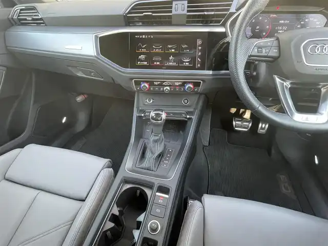 アウディ Ｑ３ 35TDIクワトロ Sライン 石川県 2021(令3)年 1.2万km 白 グレー革シート/シートヒーター/衝突軽減Ｂ/アダプティブクルーズコントロール/ブラインドスポットモニター/純正ナビ/フルセグＴＶ/Ｂａｎｇ＆Ｏｌｆｕｓｅｎ/３６０カメラ/クリアランスソナー/電動リアゲート/ＬＥＤヘッドライト/アンビエントライト