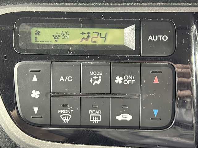 ホンダ Ｎ ＢＯＸ SSパッケージ 福岡県 2014(平26)年 6.3万km プレミアムダイナミックブルーパール 両側パワースライドドア　/衝突軽減ブレーキ　/横滑り防止装置　/バックカメラ　/社外フロアマット　/ベンチシート　/プッシュスタートボタン　/スマートキー　/ホンダ純正ナビラジオＣＤ