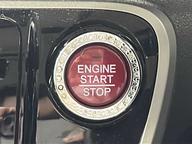 ホンダ Ｎ ＢＯＸ SSパッケージ 福岡県 2014(平26)年 6.3万km プレミアムダイナミックブルーパール 両側パワースライドドア　/衝突軽減ブレーキ　/横滑り防止装置　/バックカメラ　/社外フロアマット　/ベンチシート　/プッシュスタートボタン　/スマートキー　/ホンダ純正ナビラジオＣＤ