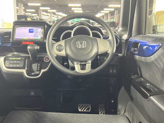 ホンダ Ｎ ＢＯＸ SSパッケージ 福岡県 2014(平26)年 6.3万km プレミアムダイナミックブルーパール 両側パワースライドドア　/衝突軽減ブレーキ　/横滑り防止装置　/バックカメラ　/社外フロアマット　/ベンチシート　/プッシュスタートボタン　/スマートキー　/ホンダ純正ナビラジオＣＤ