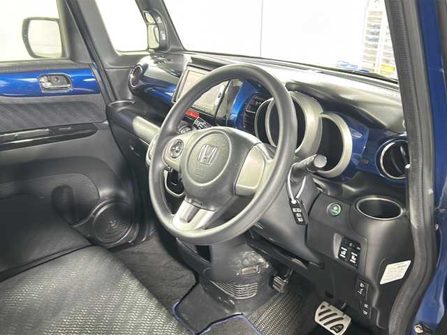 ホンダ Ｎ ＢＯＸ SSパッケージ 福岡県 2014(平26)年 6.3万km プレミアムダイナミックブルーパール 両側パワースライドドア　/衝突軽減ブレーキ　/横滑り防止装置　/バックカメラ　/社外フロアマット　/ベンチシート　/プッシュスタートボタン　/スマートキー　/ホンダ純正ナビラジオＣＤ
