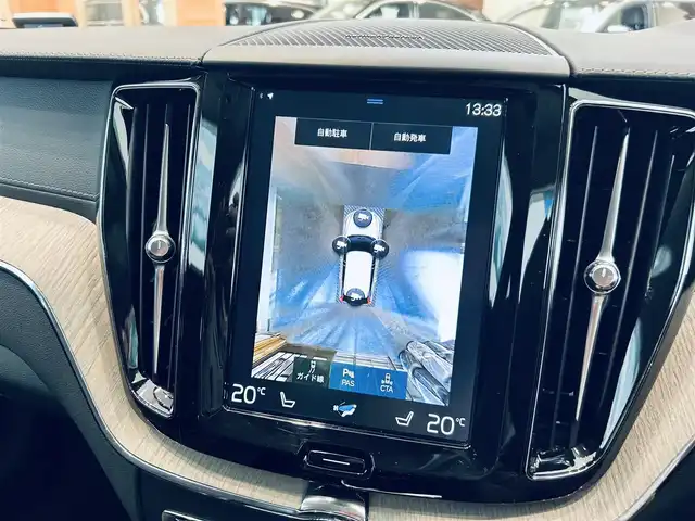 ボルボ ＸＣ６０ D4 AWD インスクリプション 大阪府 2019(令1)年 3万km クリスタルホワイトP ハーマンカードン/HUD/黒革/メモリ付きパワーシート/エアシートヒーター/ステアリングヒーター/ACC/BLIS/純正ナビ/TV/３６０度カメラ/applecarplay/純正19インチAW/LEDヘッドライト/電動リアゲート/自動駐車