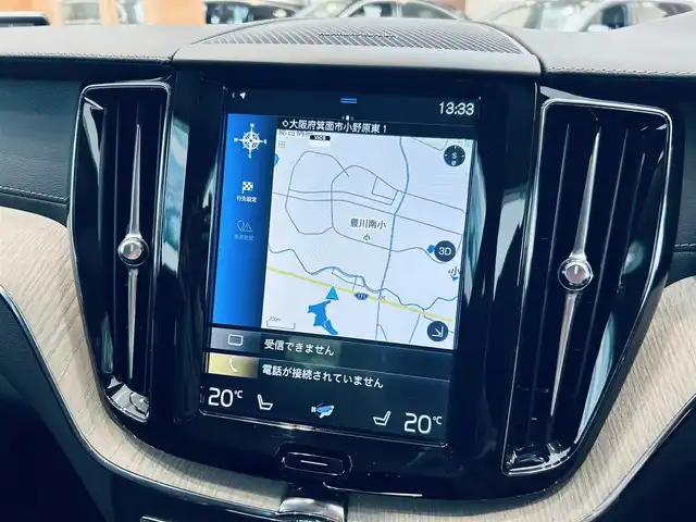 ボルボ ＸＣ６０ D4 AWD インスクリプション 大阪府 2019(令1)年 3万km クリスタルホワイトP ハーマンカードン/HUD/黒革/メモリ付きパワーシート/エアシートヒーター/ステアリングヒーター/ACC/BLIS/純正ナビ/TV/３６０度カメラ/applecarplay/純正19インチAW/LEDヘッドライト/電動リアゲート/自動駐車