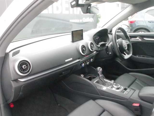 アウディ Ａ３ SB 40TFSI クワトロ スポーツ 岩手県 2020(令2)年 4万km グレイシアホワイトメタリック ワンオーナー/アシスタンスパッケージ/ナビゲーションプラスパッケージ/LEDライトパッケージ/Audiプレセンス/サイドアシスト/レーンアシスト/ACC/バーチャルコクピット/純正MMIナビ/フルセグTV/バックカメラ/パーキングエイド/アドバンストキー /黒革シート/パワーシート/シートヒーター/LEDライト/ハイビームアシスト/DSRC/前後ドラレコ