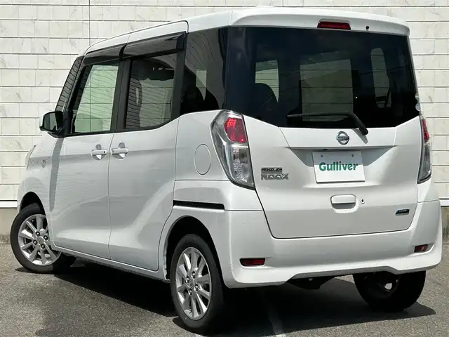 日産 ルークス ハイウェイスター X 新潟県 2020(令2)年 8.5万km チタニウムグレーM/シルキーホワイト 社外Panasonicナビ/両側パワスラ/ETC/アイドリングストップ/衝突軽減システム/純正AW/純正フロアマット/プッシュスタート
