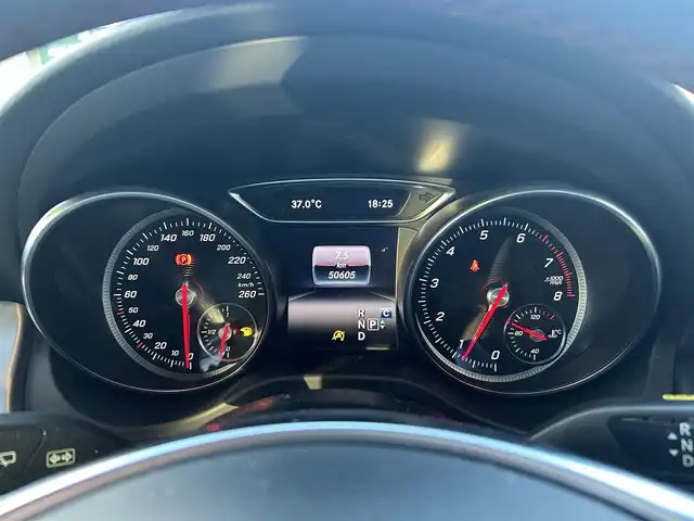 メルセデス・ベンツ ＣＬＡ１８０ Sブレイク AMG スタイル 鹿児島県 2017(平29)年 5.1万km カルサイトホワイト 純正ナビ/CD/DVD再生/フルセグTV/Bluetoothオーディオ/バックカメラ/前後ドライブレコーダー/ハーフレザーシート/運転席パワーシート/前席シートヒーター/電動リアゲート/オートライト/前後コーナーセンサー/純正フロアマット/ETC