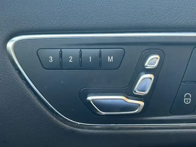 メルセデス・ベンツ ＣＬＡ１８０ Sブレイク AMG スタイル 鹿児島県 2017(平29)年 5.1万km カルサイトホワイト 純正ナビ/CD/DVD再生/フルセグTV/Bluetoothオーディオ/バックカメラ/前後ドライブレコーダー/ハーフレザーシート/運転席パワーシート/前席シートヒーター/電動リアゲート/オートライト/前後コーナーセンサー/純正フロアマット/ETC