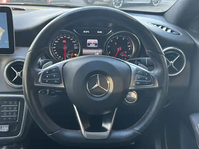 メルセデス・ベンツ ＣＬＡ１８０ Sブレイク AMG スタイル 鹿児島県 2017(平29)年 5.1万km カルサイトホワイト 純正ナビ/CD/DVD再生/フルセグTV/Bluetoothオーディオ/バックカメラ/前後ドライブレコーダー/ハーフレザーシート/運転席パワーシート/前席シートヒーター/電動リアゲート/オートライト/前後コーナーセンサー/純正フロアマット/ETC