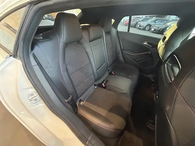 メルセデス・ベンツ ＣＬＡ１８０ Sブレイク AMG スタイル 鹿児島県 2017(平29)年 5.1万km カルサイトホワイト 純正ナビ/CD/DVD再生/フルセグTV/Bluetoothオーディオ/バックカメラ/前後ドライブレコーダー/ハーフレザーシート/運転席パワーシート/前席シートヒーター/電動リアゲート/オートライト/前後コーナーセンサー/純正フロアマット/ETC