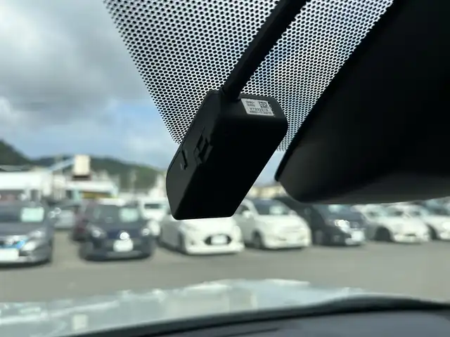 トヨタ ＲＡＶ４ G 愛媛県 2021(令3)年 3.1万km ホワイトパールクリスタルシャイン パノラマムーンルーフ/純正９インチディスプレイオーディオ(ナビ機能有)/・FM/AMラジオ/・Bluetooth/・AppleCarPlay/AndroidAuto/・USB/フルセグTV/パノラミックビューモニター/ビルトインETC/ダイナミックトルクコントロール4WD/プッシュ式マルチテレインセレクト/トヨタセーフティセンス/・プリクラッシュセーフティ/・レーントレーシングアシストポート/・レーダークルーズコントロール/・オートマチックハイビーム/・ロードサインアシスト/先行車発進お知らせ機能/インテリジェントクリアランスソナー/リアクロストラフィックオートブレーキ/ブラインドスポットモニター/パワーバックドア/３灯式LEDヘッドランプ/純正１８インチアルミホイール/ルーフレール/自動防眩インナーミラー/合皮シート/パワーシート【運転席】/快適温熱シート【運転席/助手席】/ステアリングヒーター/スマートエントリー/スタートシステム/取扱説明書/スペアキー１本