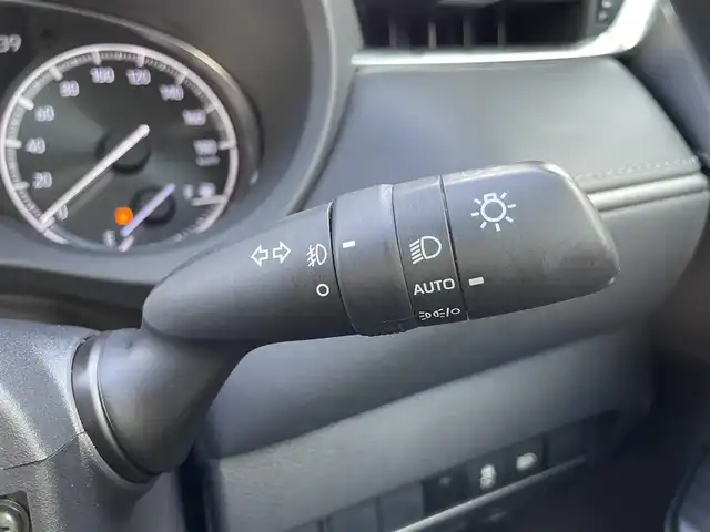 トヨタ ハリアー G 石川県 2020(令2)年 4.2万km ホワイトパールクリスタルシャイン ワンオーナー/純正ディスプレイオーディオ/バックカメラ/フルセグTV/LEDヘッドライト/ビルトインETC/パワーバックドア/トヨタセーフティセンス/レーダークルーズ/ドライブレコーダー/デジタルミラー/スマートキー/プッシュスタート/電動ミラー/保証書