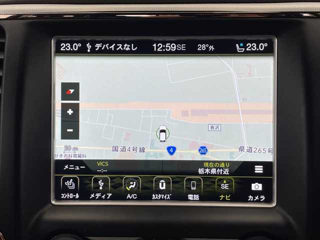クライスラー・ジープ ジープ グランドチェロキー サミット 栃木県 2018(平30)年 6.4万km パール 4WD/純正ナビ/(フルセグTV・Bluetooth・USB・AUX)/Harman/kardonサウンド/衝突軽減ブレーキ/レーンキープアシスト/ダウンヒルアシストコントロール/前後コーナーセンサー/オートクルーズコントロール/サンルーフ/電動リアゲート/前席パワーシート/運転席メモリシート/本革シート/サイドステップ/ウッドコンビハンドル/パドルシフト/LEDヘッドライト/オートライト/ルーフレール/取扱説明書/保証書