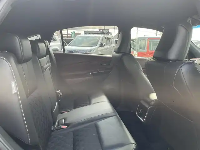 トヨタ ハリアー プレミアム 長崎県 2017(平29)年 2.9万km ダークレッドマイカメタリック 〇ワンオーナー/〇純正９インチナビ/〇フルセグTV/〇パワーバックドア/〇プリクラッシュセーフティシステム/〇バックカメラ/〇ETC/〇クルーズコントロール/〇コーナーセンサー/〇レーンディバーチャアラート/〇LEDヘッドランプ/〇LEDフロントフォグランプ/〇オートマチックハイビーム/〇革巻きコンビステアリングホイール/〇ナノイー付左右独立温度コントロールエアコン/〇ブラック合皮/ファブリックコンビシート/パワーシート/〇スマートエントリー/スタートシステム/〇純正18インチ7本ツインスポークアルミホイール/〇ブラックリアスポイラー/〇スマートエントリー/スタートシステム/〇禁煙車