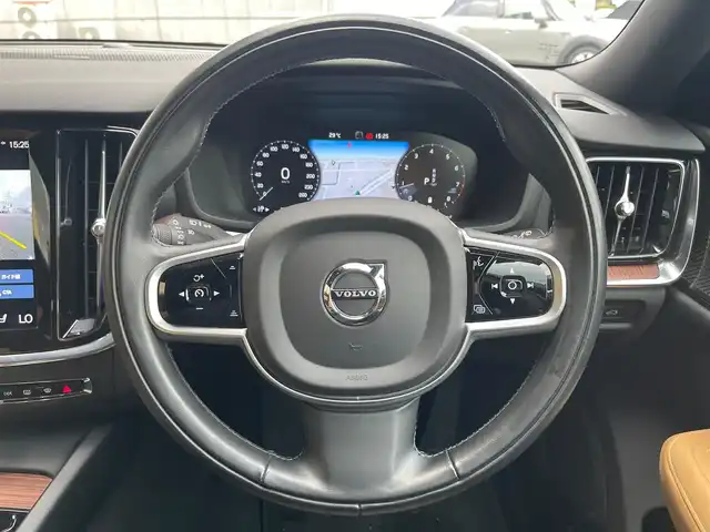 ボルボ Ｖ６０ B5 インスクリプション 山梨県 2021(令3)年 2.1万km ぺブルグレー 茶革 /harman/kardon /HUD /ACC /BLIS /LKA /インテリセーフ /360°カメラ /前後コーナーセンサー /純正メモリナビ /フルセグ /AppleC /AndroidA /Bluetooth /ワイヤレスC  /シートH /ベンチL /パワーシート /電動テールゲート /LED /ETC