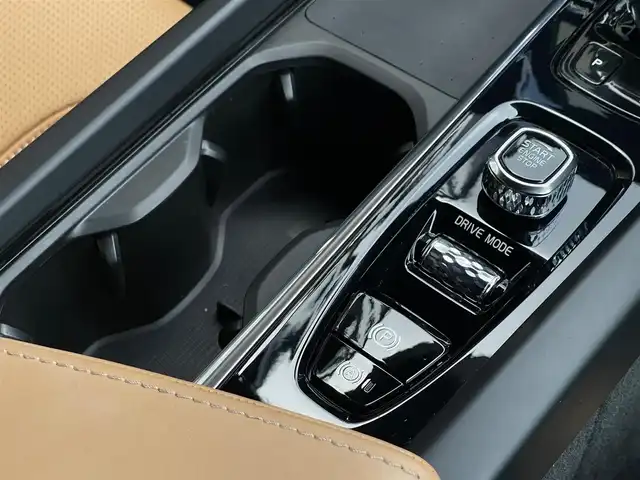 ボルボ Ｖ６０ B5 インスクリプション 山梨県 2021(令3)年 2.1万km ぺブルグレー 茶革 /harman/kardon /HUD /ACC /BLIS /LKA /インテリセーフ /360°カメラ /前後コーナーセンサー /純正メモリナビ /フルセグ /AppleC /AndroidA /Bluetooth /ワイヤレスC  /シートH /ベンチL /パワーシート /電動テールゲート /LED /ETC