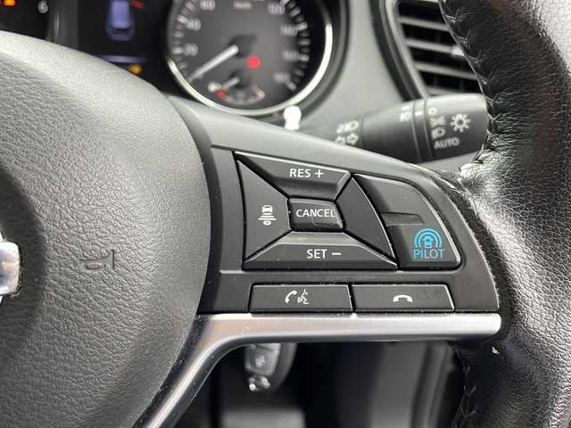 日産 エクストレイル 20Xi 新潟県 2020(令2)年 6.4万km ダイヤモンドブラック 純正9インチナビ(MM519D-L)/（AM/FM/CD/DVD/Blu-ray/Bluetooth）/フルセグTV/純正フリップダウンモニター/プロパイロット/衝突軽減/追従機能付きクルーズコントロール/レーンキープアシスト/クリアランスソナー/全周囲カメラ/デジタルインナーミラー/ドライブレコーダー/パワーバックドア/LEDヘッドライト/フォグランプ/ウィンカーミラー/電格ミラー/ドアバイザー/スペアキー