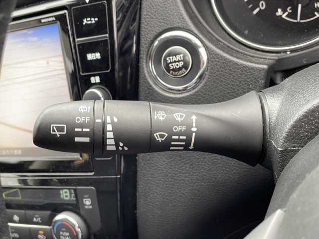 日産 エクストレイル 20Xi 新潟県 2020(令2)年 6.4万km ダイヤモンドブラック 純正9インチナビ(MM519D-L)/（AM/FM/CD/DVD/Blu-ray/Bluetooth）/フルセグTV/純正フリップダウンモニター/プロパイロット/衝突軽減/追従機能付きクルーズコントロール/レーンキープアシスト/クリアランスソナー/全周囲カメラ/デジタルインナーミラー/ドライブレコーダー/パワーバックドア/LEDヘッドライト/フォグランプ/ウィンカーミラー/電格ミラー/ドアバイザー/スペアキー