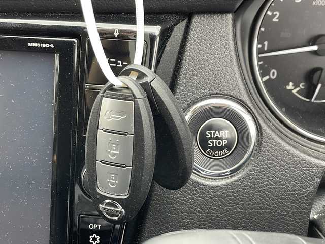 日産 エクストレイル 20Xi 新潟県 2020(令2)年 6.4万km ダイヤモンドブラック 純正9インチナビ(MM519D-L)/（AM/FM/CD/DVD/Blu-ray/Bluetooth）/フルセグTV/純正フリップダウンモニター/プロパイロット/衝突軽減/追従機能付きクルーズコントロール/レーンキープアシスト/クリアランスソナー/全周囲カメラ/デジタルインナーミラー/ドライブレコーダー/パワーバックドア/LEDヘッドライト/フォグランプ/ウィンカーミラー/電格ミラー/ドアバイザー/スペアキー