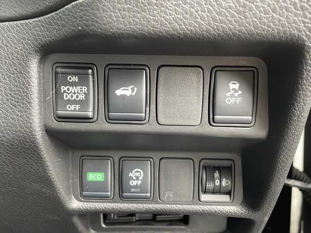 日産 エクストレイル 20Xi 新潟県 2020(令2)年 6.4万km ダイヤモンドブラック 純正9インチナビ(MM519D-L)/（AM/FM/CD/DVD/Blu-ray/Bluetooth）/フルセグTV/純正フリップダウンモニター/プロパイロット/衝突軽減/追従機能付きクルーズコントロール/レーンキープアシスト/クリアランスソナー/全周囲カメラ/デジタルインナーミラー/ドライブレコーダー/パワーバックドア/LEDヘッドライト/フォグランプ/ウィンカーミラー/電格ミラー/ドアバイザー/スペアキー