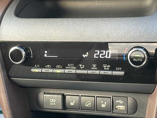 トヨタ ヤリスクロス ハイブリッド Z 山形県 2021(令3)年 3万km ブラックマイカ/センシュアルレッドマイカ ワンオーナー/禁煙車/トヨタセーフティセンス/・プリクラッシュセーフティ/・レーントレーシングアシスト/・レーンディパーチャーアラート/・レーダークルーズコントロール/・オートマチックハイビーム/・ロードサインアシスト/純正8インチディスプレイオーディオ/(フルセグ/BT/AM/FM/Miracast/Apple Carplay)/全周囲カメラ/ビルトインETC/ドライブレコーダー/前席シートヒーター/ハーフレザーシート/パワーシート/前後ドライブレコーダー/100V充電/コーナーセンサー/パワーバックドア/電動パーキングブレーキ/オートホールド/18インチ純正アルミ/スペアキー/プッシュスタート/社外冬タイヤ車載