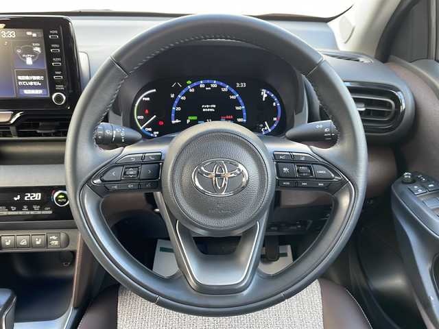 トヨタ ヤリスクロス ハイブリッド Z 山形県 2021(令3)年 3万km ブラックマイカ/センシュアルレッドマイカ ワンオーナー/禁煙車/トヨタセーフティセンス/・プリクラッシュセーフティ/・レーントレーシングアシスト/・レーンディパーチャーアラート/・レーダークルーズコントロール/・オートマチックハイビーム/・ロードサインアシスト/純正8インチディスプレイオーディオ/(フルセグ/BT/AM/FM/Miracast/Apple Carplay)/全周囲カメラ/ビルトインETC/ドライブレコーダー/前席シートヒーター/ハーフレザーシート/パワーシート/前後ドライブレコーダー/100V充電/コーナーセンサー/パワーバックドア/電動パーキングブレーキ/オートホールド/18インチ純正アルミ/スペアキー/プッシュスタート/社外冬タイヤ車載