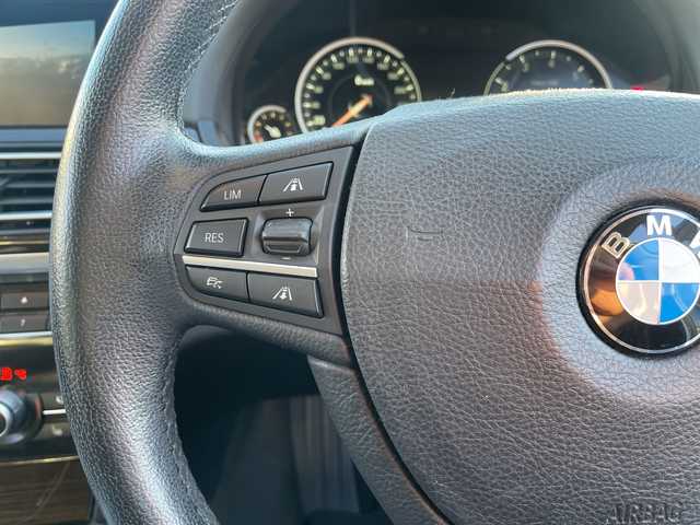 ＢＭＷ ７４０ｉ 740i 三重県 2015(平27)年 10.5万km アルピンホワイトⅢ 登録時104969km/禁煙車/メーカーオプションナビ/・フルセグ・Ｂｌｕｅｔｏｏｔｈ・CD/DVD・AUX・USB・AM/FM/サンルーフ/全席シートヒーター/前席ベンチレーション/前席メモリー機能付きパワーシート/パーキングアシスト/レーダークルーズコントロール/BSM//前後コーナーセンサー/レーンキープアシスト/バックカメラ/サイドカメラ/黒色レザーシート/LEDヘッドライト