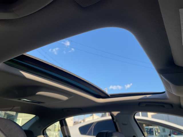 ＢＭＷ ７４０ｉ 740i 三重県 2015(平27)年 10.5万km アルピンホワイトⅢ 登録時104969km/サンルーフ/黒レザーシート/禁煙車/メーカーオプションナビ/・フルセグ・Ｂｌｕｅｔｏｏｔｈ・CD/DVD・AUX・USB・AM/FM/全席シートヒーター/前席ベンチレーション/前席メモリー機能付きパワーシート/パーキングアシスト/レーダークルーズコントロール/BSM/前後コーナーセンサー/レーンキープアシスト/バックカメラ/サイドカメラ/LEDヘッドライト