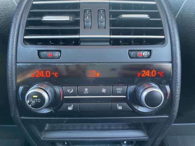 ＢＭＷ ７４０ｉ 740i 三重県 2015(平27)年 10.5万km アルピンホワイトⅢ 登録時104969km/サンルーフ/黒レザーシート/禁煙車/メーカーオプションナビ/・フルセグ・Ｂｌｕｅｔｏｏｔｈ・CD/DVD・AUX・USB・AM/FM/全席シートヒーター/前席ベンチレーション/前席メモリー機能付きパワーシート/パーキングアシスト/レーダークルーズコントロール/BSM/前後コーナーセンサー/レーンキープアシスト/バックカメラ/サイドカメラ/LEDヘッドライト