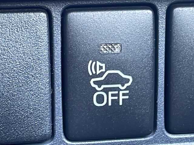 トヨタ ヴォクシー ハイブリッド V 茨城県 2015(平27)年 8.5万km ホワイトパールクリスタルシャイン 社外SDナビ(Bluetooth/バックカメラ/フルセグTV/CD/DVD)/ETC/LEDオートライト/シートヒーター/USB入力端子/スマートキー/両側パワースライドドア/3列シート/純正フロアマット/冷房WAC/15インチ純正アルミホイール