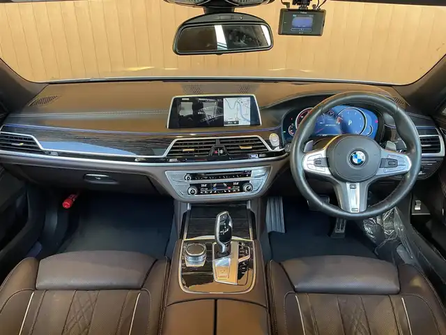 ＢＭＷ ７４０ｄ xDrive Mスポーツ 愛知県 2017(平29)年 6.7万km グレイシャーシルバー BMW Individualエクスクルーシブナッパレザーシート/リアエンターテインメント/ハイグロスシャドー/サンルーフ/純正ナビ/360度カメラ/フルセグTV/ACC/レーンキープアシスト/ブラインドスポットアシスト/純正20インチアルミ