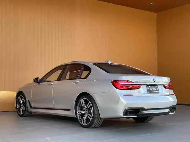ＢＭＷ ７４０ｄ xDrive Mスポーツ 愛知県 2017(平29)年 6.7万km グレイシャーシルバー BMW Individualエクスクルーシブナッパレザーシート/リアエンターテインメント/ハイグロスシャドー/サンルーフ/純正ナビ/360度カメラ/フルセグTV/ACC/レーンキープアシスト/ブラインドスポットアシスト/純正20インチアルミ