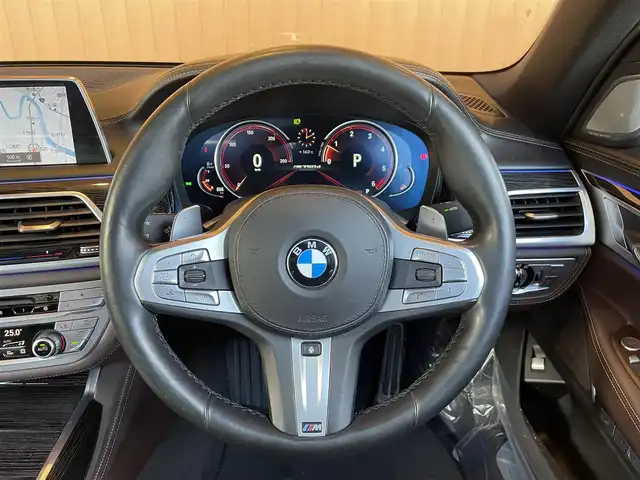 ＢＭＷ ７４０ｄ xDrive Mスポーツ 愛知県 2017(平29)年 6.7万km グレイシャーシルバー BMW Individualエクスクルーシブナッパレザーシート/リアエンターテインメント/ハイグロスシャドー/サンルーフ/純正ナビ/360度カメラ/フルセグTV/ACC/レーンキープアシスト/ブラインドスポットアシスト/純正20インチアルミ