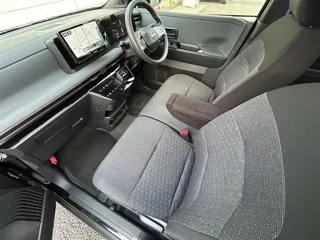 日産 サクラ X 福岡県 2022(令4)年 1.3万km ブラック ワンオーナー車/KENWOOD 9インチナビ【MDF-M910HDF】/（FM/AM/CD/DVD/Bluetooth/フルセグＴＶ）/運転支援/・車線逸脱警報/・踏み間違い衝突防止/・先行車発進お知らせ/・速度/道路標識表示/・フロント/リヤソナー/・ふらつき警報/横滑り防止/オートライト/ハイビームアシスト/純正14インチアルミホイール/コムテック前後ドライブレコーダー【ZDR035】/ビルトインＥＴＣ/e-Pedal Step/ドライブモードセレクター/純正フロアマット/純正ドアバイザー/電動パーキングブレーキ/プッシュスタート/充電ケーブル/スペアキー×1/アクセサリーソケット/ISOFIX/保証書/取扱説明書