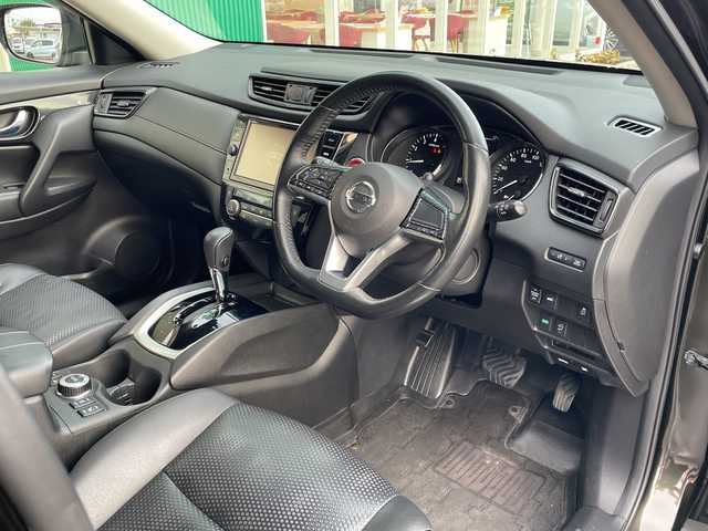 日産 エクストレイル 20X 青森県 2017(平29)年 9.2万km チタニウムカーキ 4WD/純正9インチナビ・フルセグTV/CD・DVD・Bluetooth・USB・AUX/OPアラウンドビューモニター/OPインテリジェントルームミラー/パワーバックドア/OP前後席シートヒーター/エマージェンシーブレーキ/踏み間違い衝突防止アシスト/車線逸脱警報/フロント・バックソナー/ビルトインETC/LEDヘッドライト/フォグランプ/純正18インチアルミ/OPシルバールーフレール/インテリキー/プッシュスタート