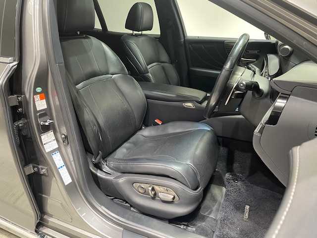 レクサス ＬＳ 500h Iパッケージ 宮城県 2017(平29)年 4.6万km マンガンラスター サンルーフ/４WD/レクサスセーフティシステム/・プリクラッシュセーフティ/・レーンディパーチャーアラート/・レーダークルーズコントロール/・アダプティブハイビームシステム/・ロードサインアシスト/・先行車発進告知機能/・パーキングサポートブレーキ/・ブラインドスポットモニター/純正SDナビ/・Bluetooth/CD/DVD/USB/・フルセグTV/・2.0ETC/・全方位カメラ/アイドリングストップ/電子パーキング/・オートブレーキホールド/革巻きステアリング/・ステアリングヒーター/・ステアリングスイッチ/パワーシート（運転席/助手席）/・シートヒーター（全席）/プッシュスタート/・スマートキー/LEDヘッドライト/・オートライト/・オートハイビーム/純正フロアマット/純正アルミホイール