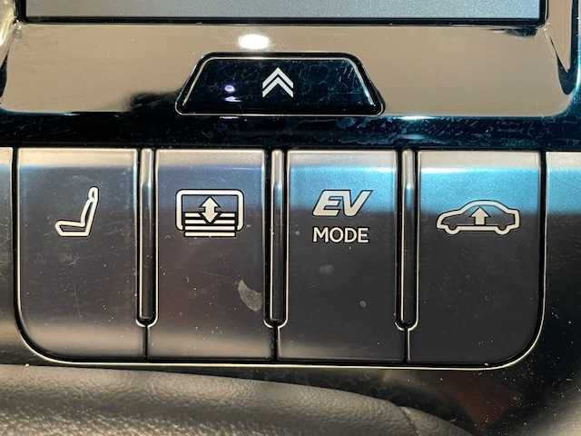 レクサス ＬＳ 500h Iパッケージ 宮城県 2017(平29)年 4.6万km マンガンラスター サンルーフ/４WD/レクサスセーフティシステム/・プリクラッシュセーフティ/・レーンディパーチャーアラート/・レーダークルーズコントロール/・アダプティブハイビームシステム/・ロードサインアシスト/・先行車発進告知機能/・パーキングサポートブレーキ/・ブラインドスポットモニター/純正SDナビ/・Bluetooth/CD/DVD/USB/・フルセグTV/・2.0ETC/・全方位カメラ/アイドリングストップ/電子パーキング/・オートブレーキホールド/革巻きステアリング/・ステアリングヒーター/・ステアリングスイッチ/パワーシート（運転席/助手席）/・シートヒーター（全席）/プッシュスタート/・スマートキー/LEDヘッドライト/・オートライト/・オートハイビーム/純正フロアマット/純正アルミホイール