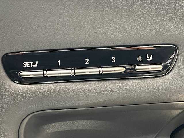 レクサス ＬＳ 500h Iパッケージ 宮城県 2017(平29)年 4.6万km マンガンラスター サンルーフ/４WD/レクサスセーフティシステム/・プリクラッシュセーフティ/・レーンディパーチャーアラート/・レーダークルーズコントロール/・アダプティブハイビームシステム/・ロードサインアシスト/・先行車発進告知機能/・パーキングサポートブレーキ/・ブラインドスポットモニター/純正SDナビ/・Bluetooth/CD/DVD/USB/・フルセグTV/・2.0ETC/・全方位カメラ/アイドリングストップ/電子パーキング/・オートブレーキホールド/革巻きステアリング/・ステアリングヒーター/・ステアリングスイッチ/パワーシート（運転席/助手席）/・シートヒーター（全席）/プッシュスタート/・スマートキー/LEDヘッドライト/・オートライト/・オートハイビーム/純正フロアマット/純正アルミホイール