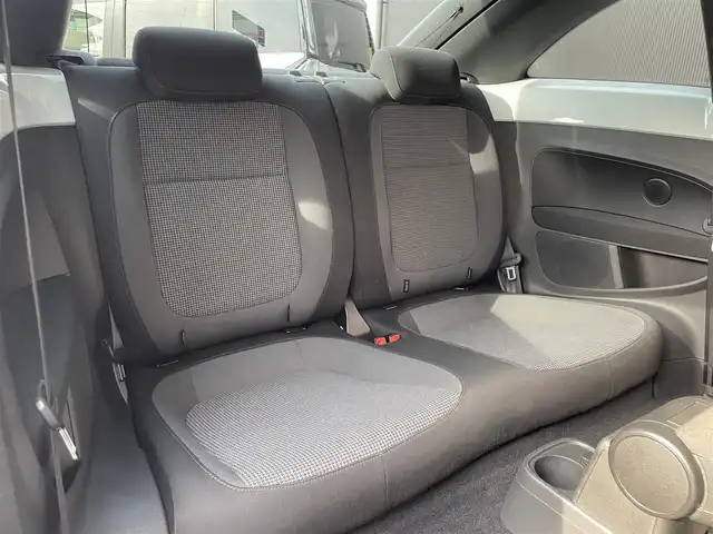 フォルクスワーゲン ザ・ビートル デザイン 香川県 2015(平27)年 3.5万km 白 スマートキー/プッシュスタート/クルーズコントロール/Panasonicナビ（CN-R300D)/フルセグTV/USB/SD/HDMI/BT/CD/DVD/バックカメラ/ETC/純正16インチアルミ/コーナーセンサー/ドアバイザー/ウィンカーミラー/革巻きステアリング/オートライト/前後ドライブレコーダー